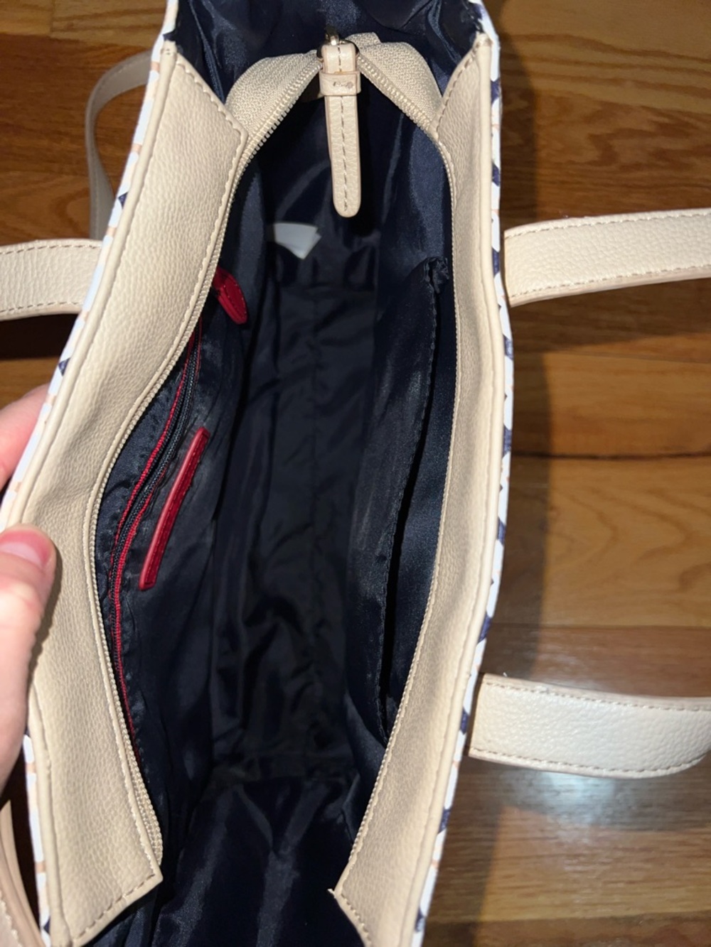 Tommy Hilfiger Beige & White Monogram Satchel with Crossbody Strap - Picture 5 of 6